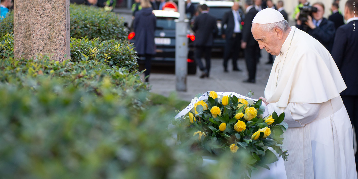 maldynas-vir1400x700_pranciskus4.jpg (228 KB)